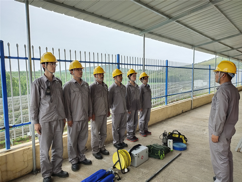 【水發(fā)能源】中穆電站開(kāi)展觸電事故專(zhuān)項應急演練1壓縮版.jpg
